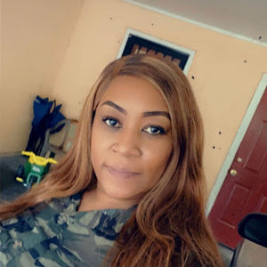 Meet your Posher, Tonya